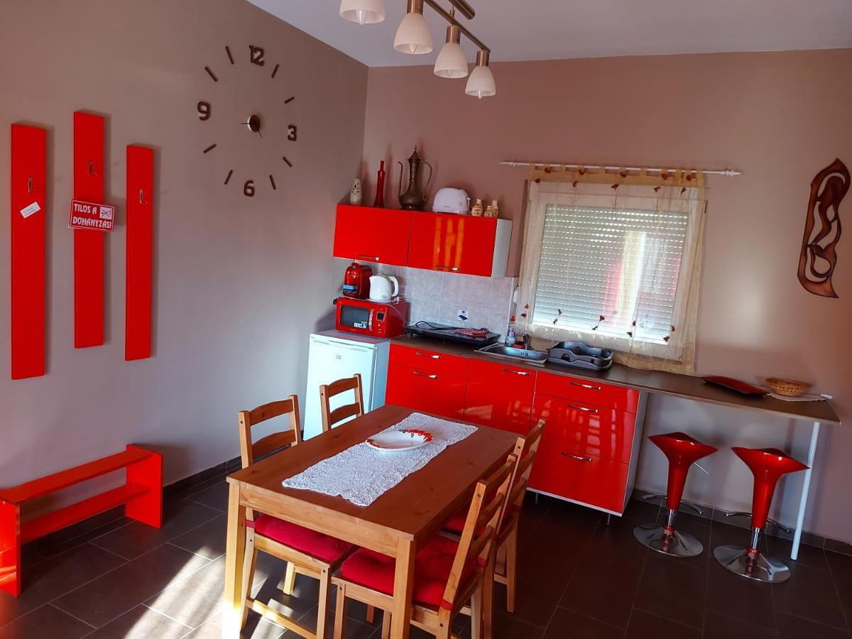 Corner Apartman 5 Siófok Buitenkant foto