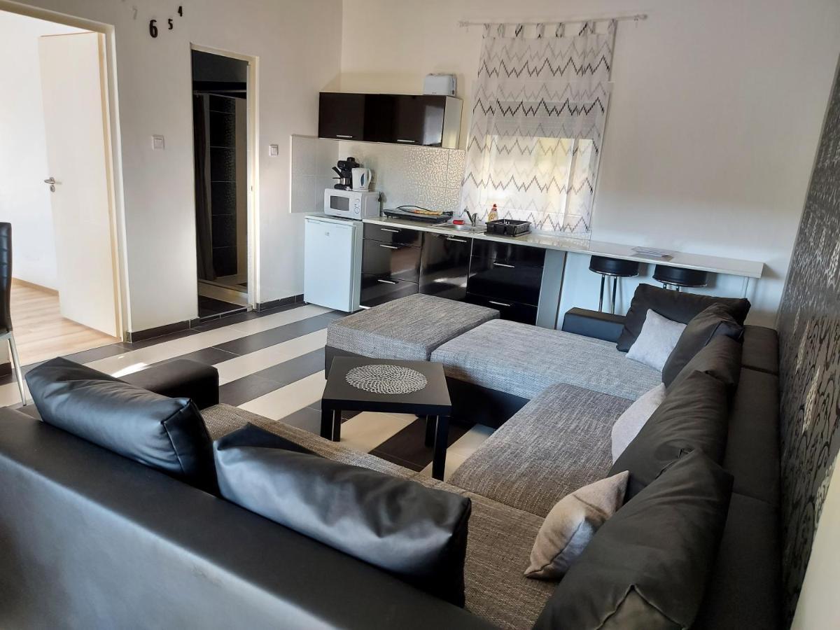 Corner Apartman 5 Siófok Buitenkant foto